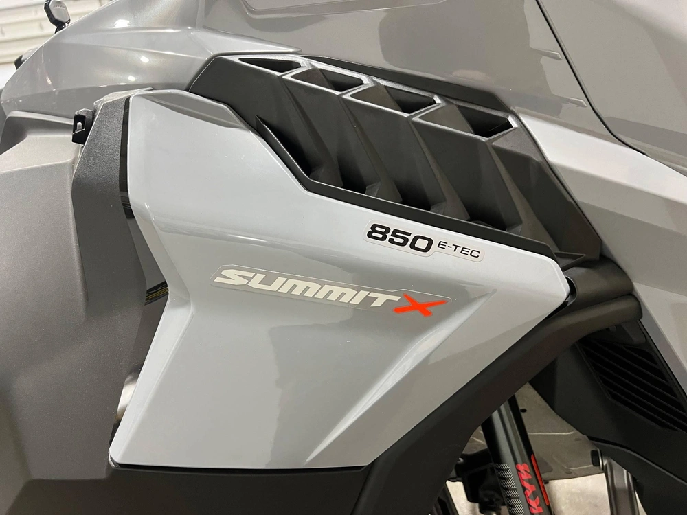 2026 Ski-doo Summit X 165 850 3" S alt