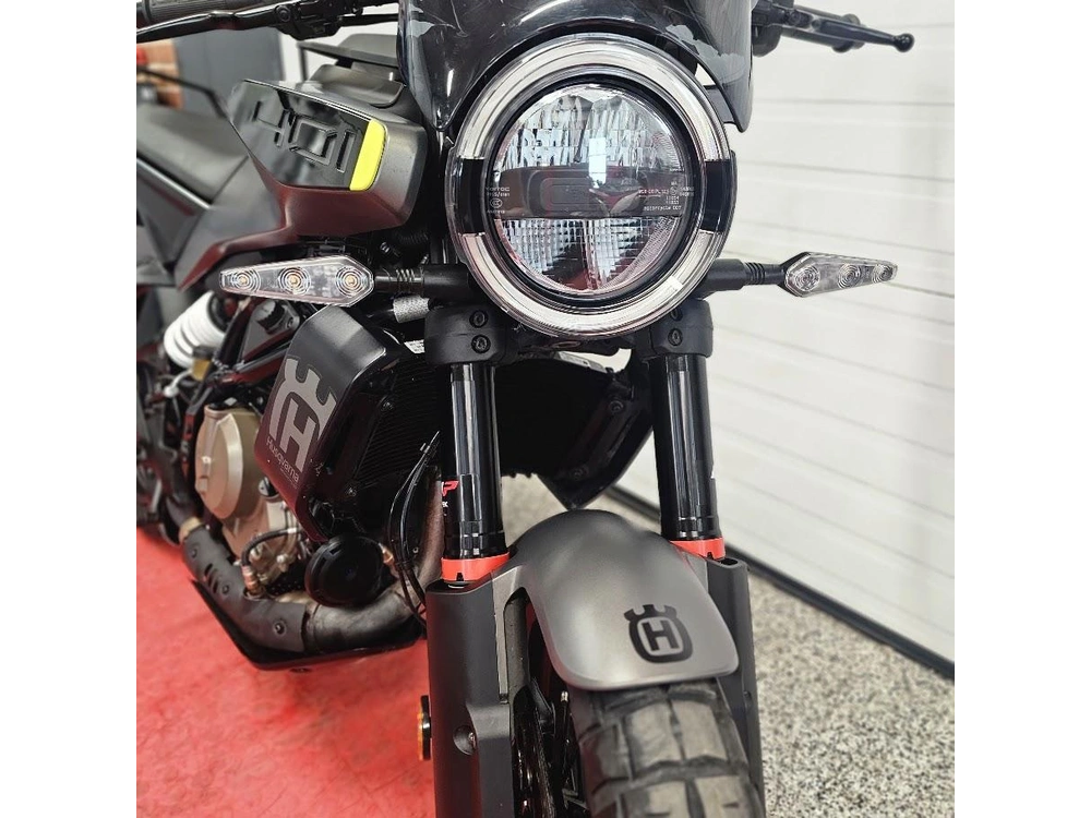 2024 Husqvarna Svartpilen 401 alt