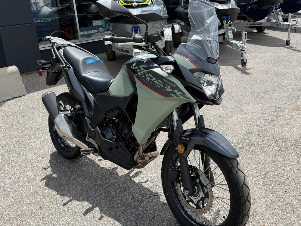 2025 Kawasaki Versey 300 alt