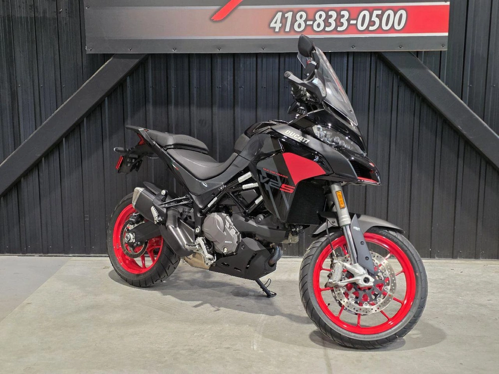 Ducati Multistrada V2s 2024 alt