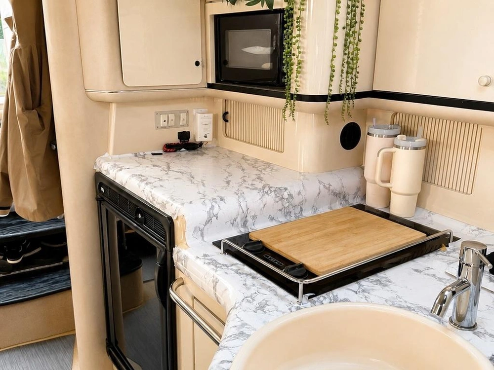1996 Sea Ray Sundancer 330 alt