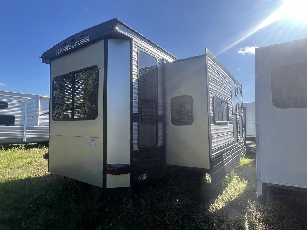 2020 Forest River Cherokee Limited 39 Rl alt