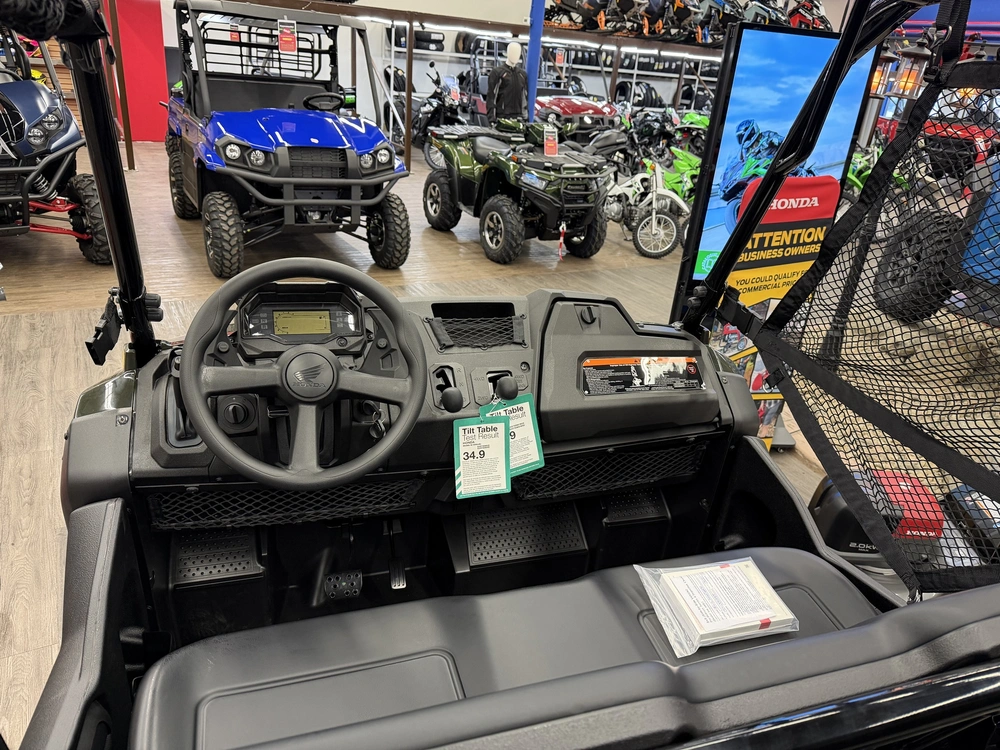 2026 Honda Pioneer 700-2p Deluxe alt