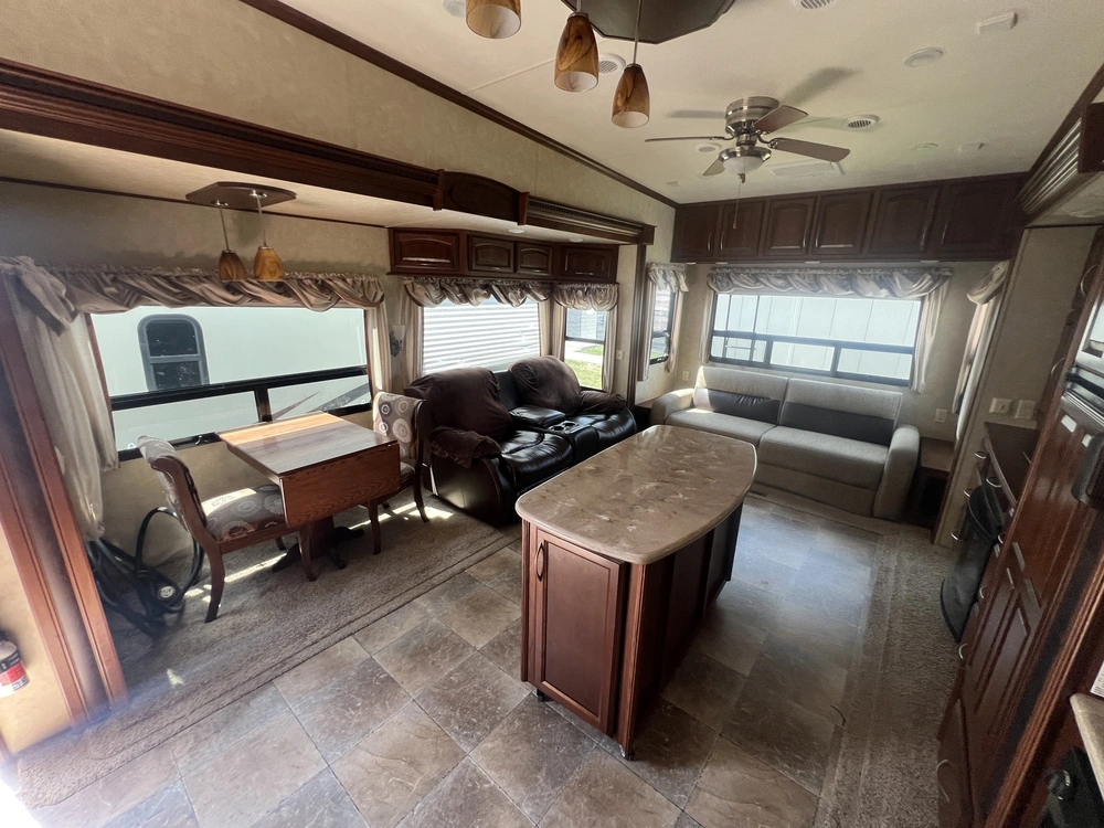 2012 Forest River Palomino Columbus 320rs alt