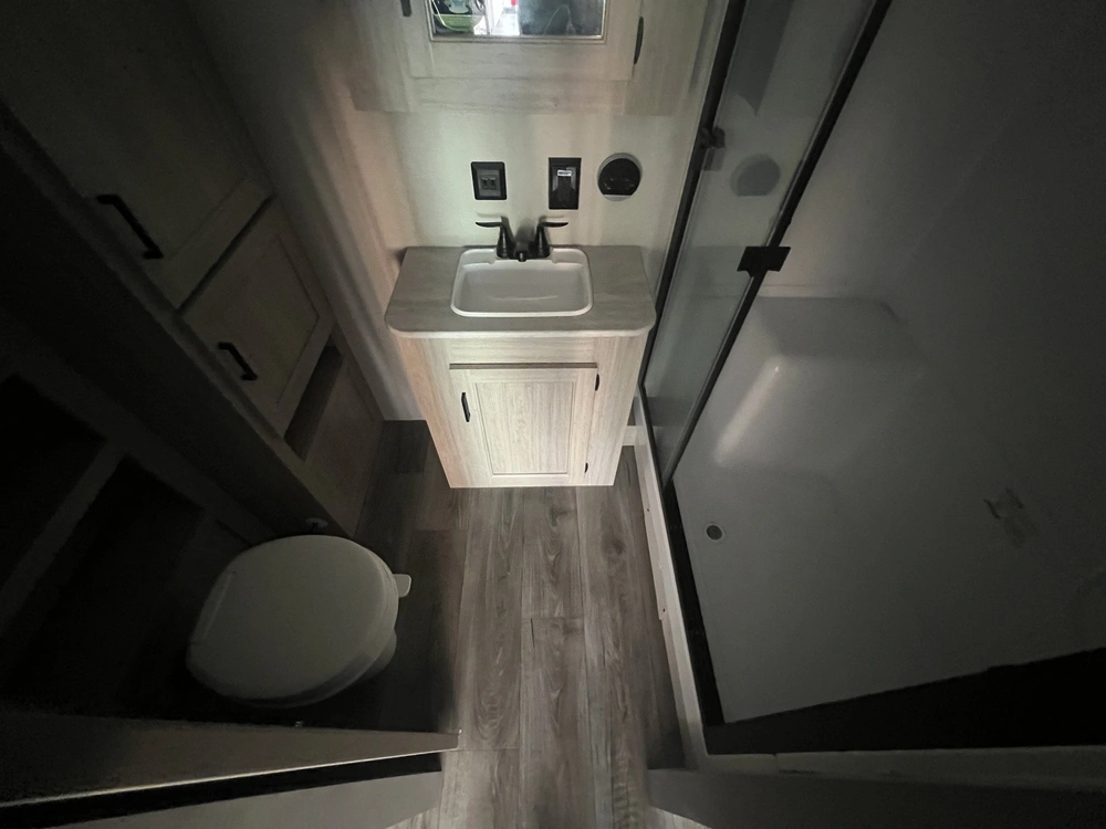 2025 Forest River Coachman Catalina Destination 18 Rdl alt