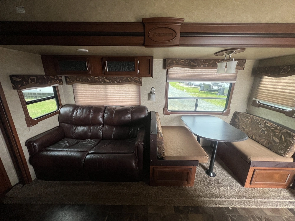2014 Forest River Crusader 296 Bhs alt