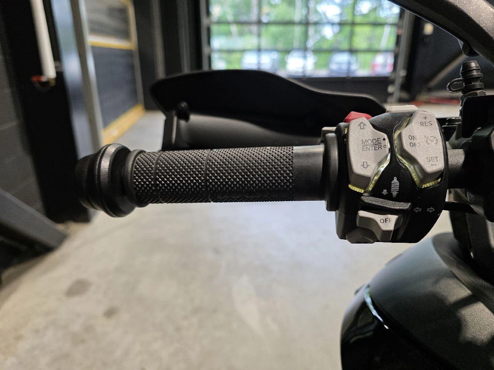 Ducati Multistrada V2s 2024 alt