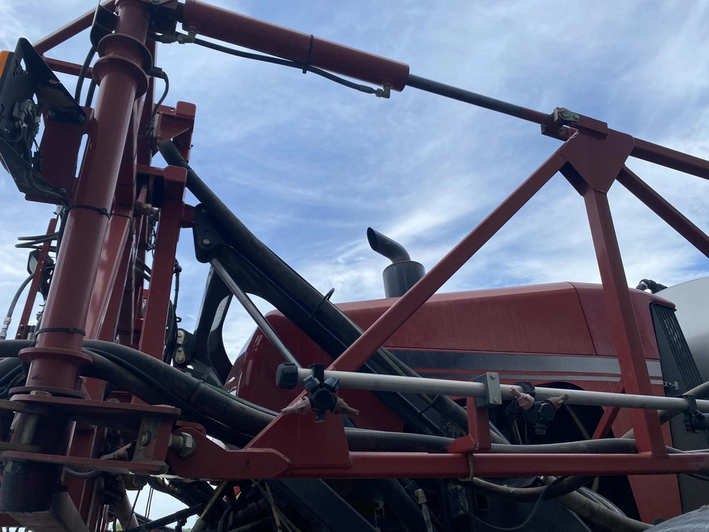 Case Ih Patriot 3330 2011 alt