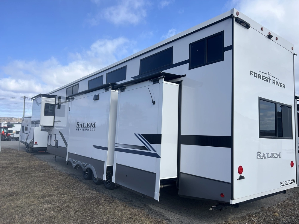 2025 Forest River Salem Roost 43 alt