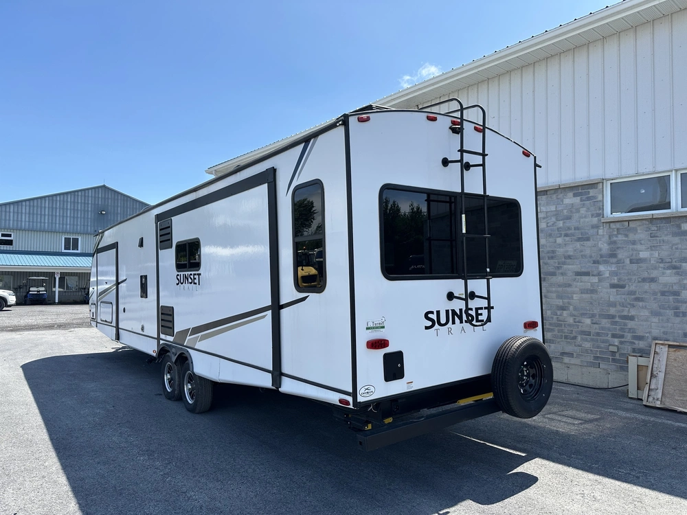 2022 Crossroads Sunset Trail 330 Si alt