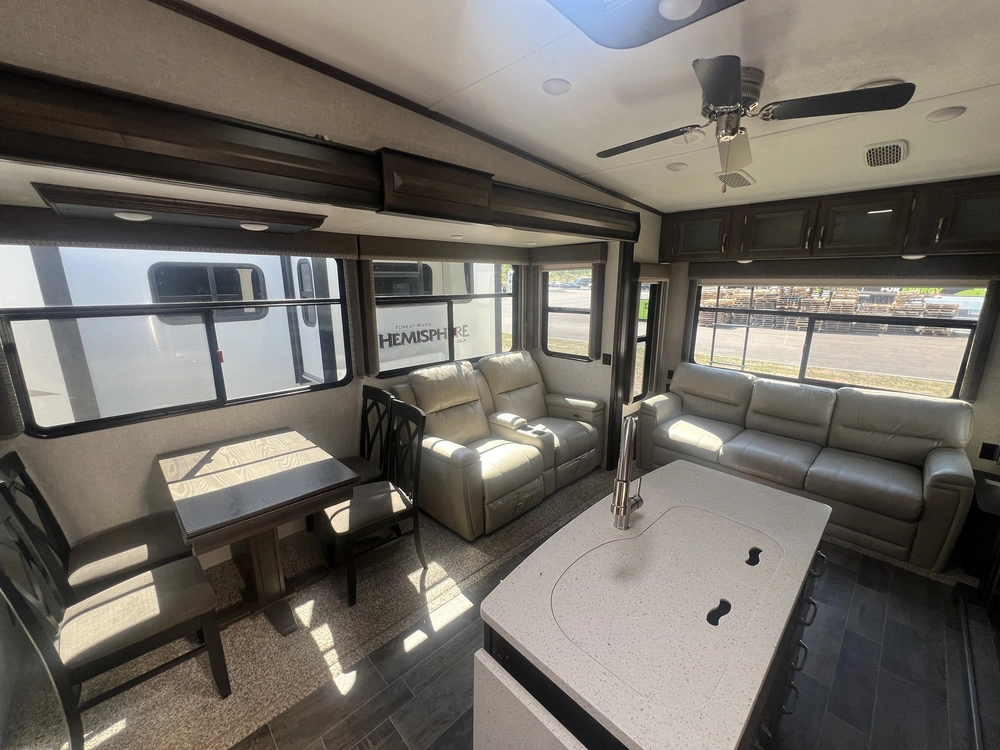 2019 Keystone Rv Montana 385br alt