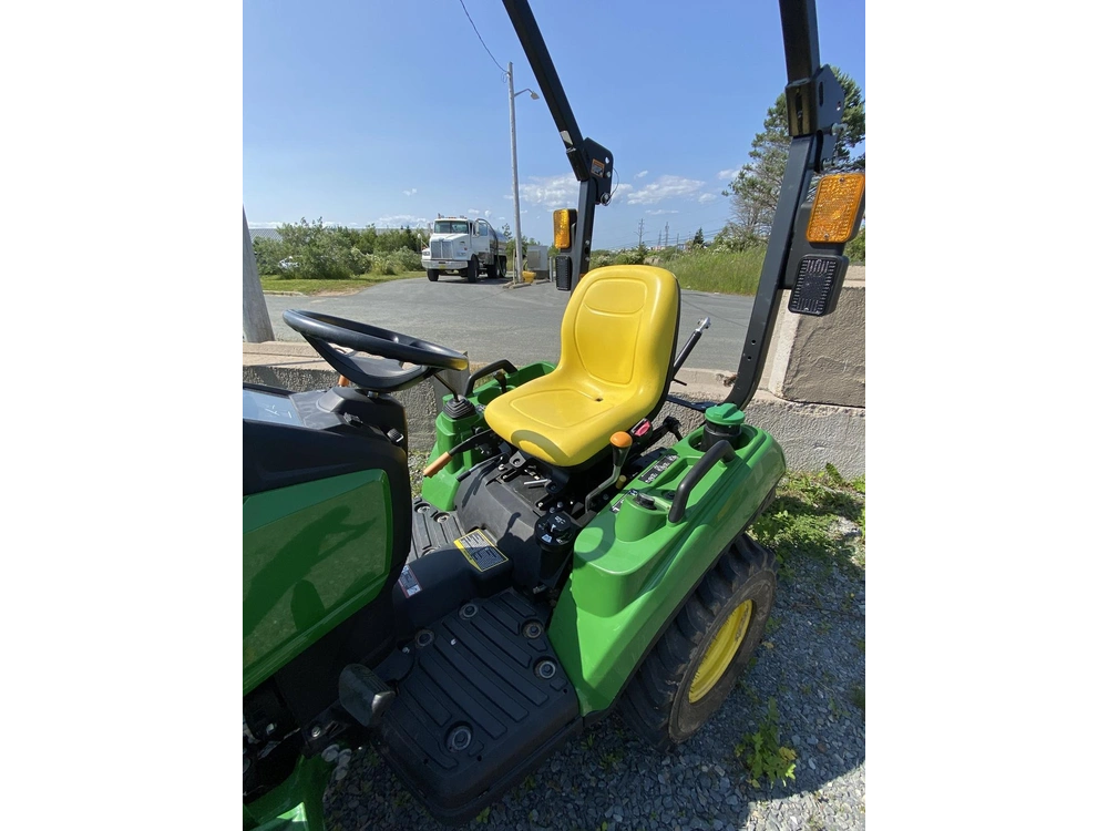 2024 John Deere 1023e alt