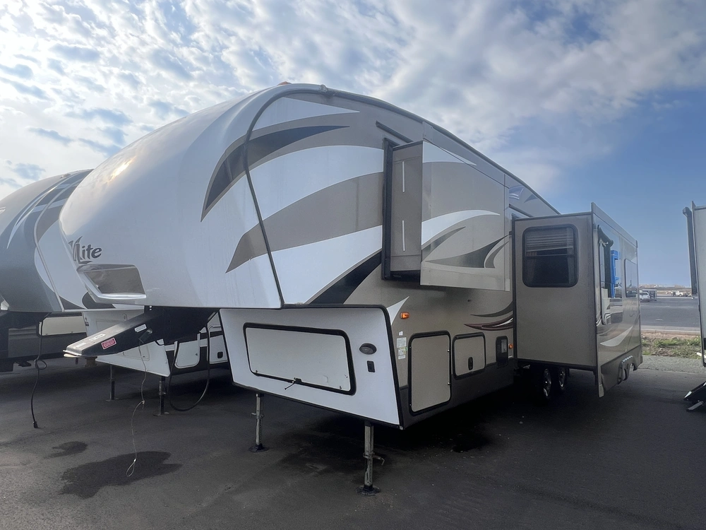 2015 Keystone Rv Cougar 28rdb alt