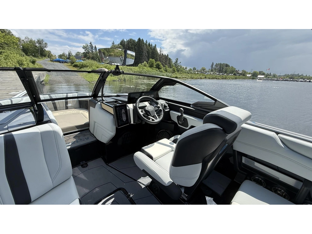 2026 Malibu 22 Lsv alt