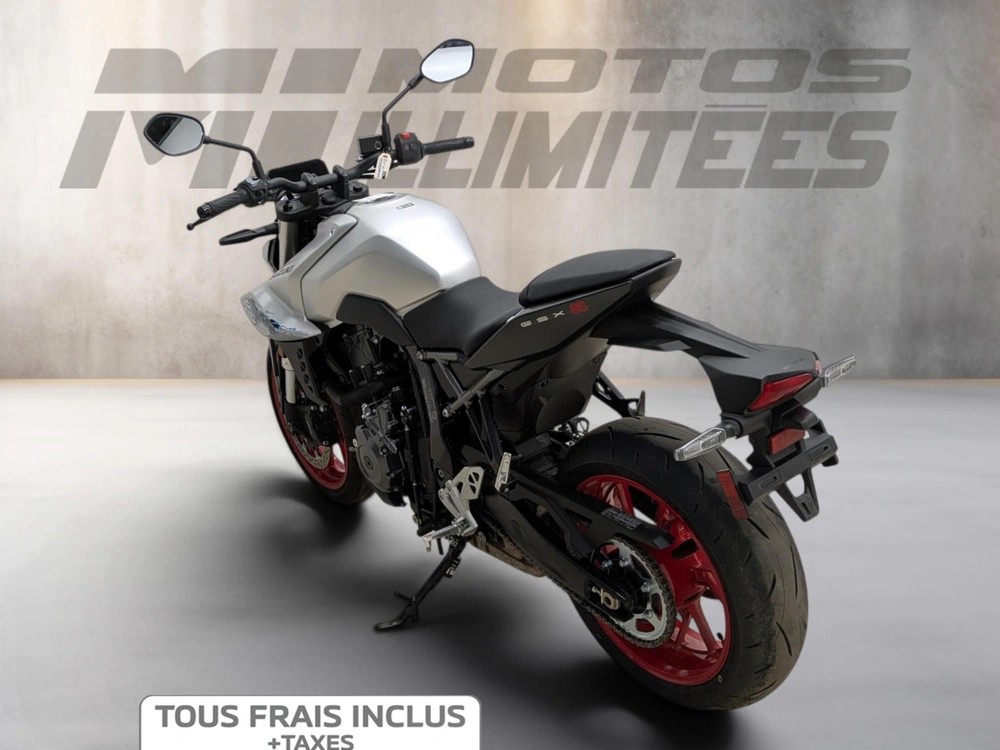 2025 Suzuki Gsx-8s alt
