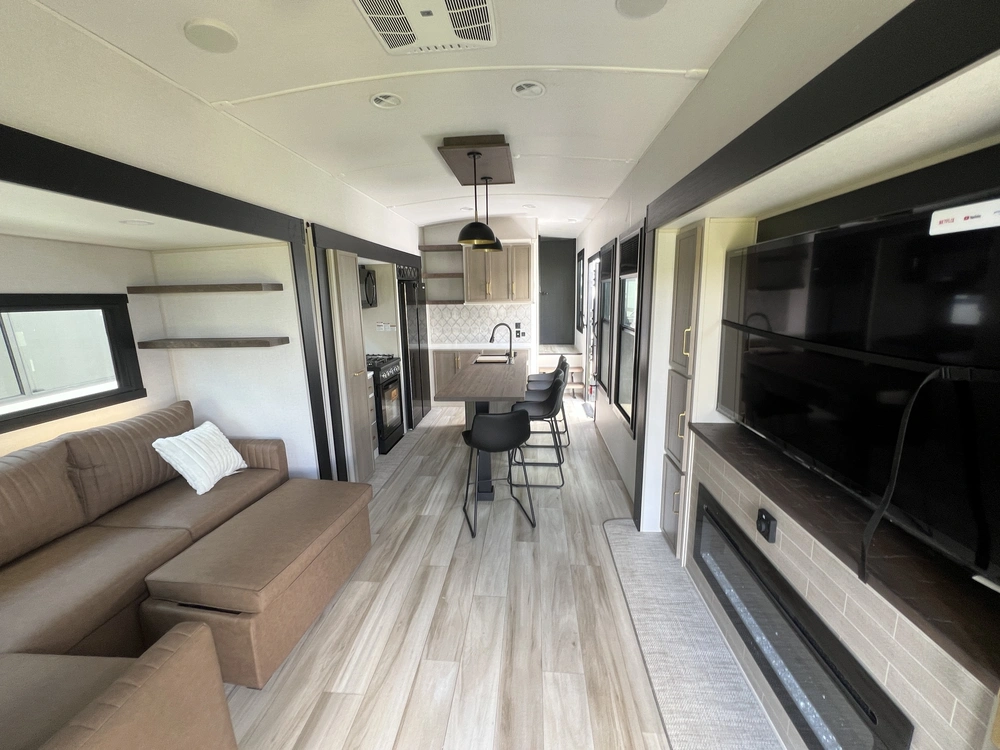 2025 Forest River Salem Hemisphere 38veranda alt