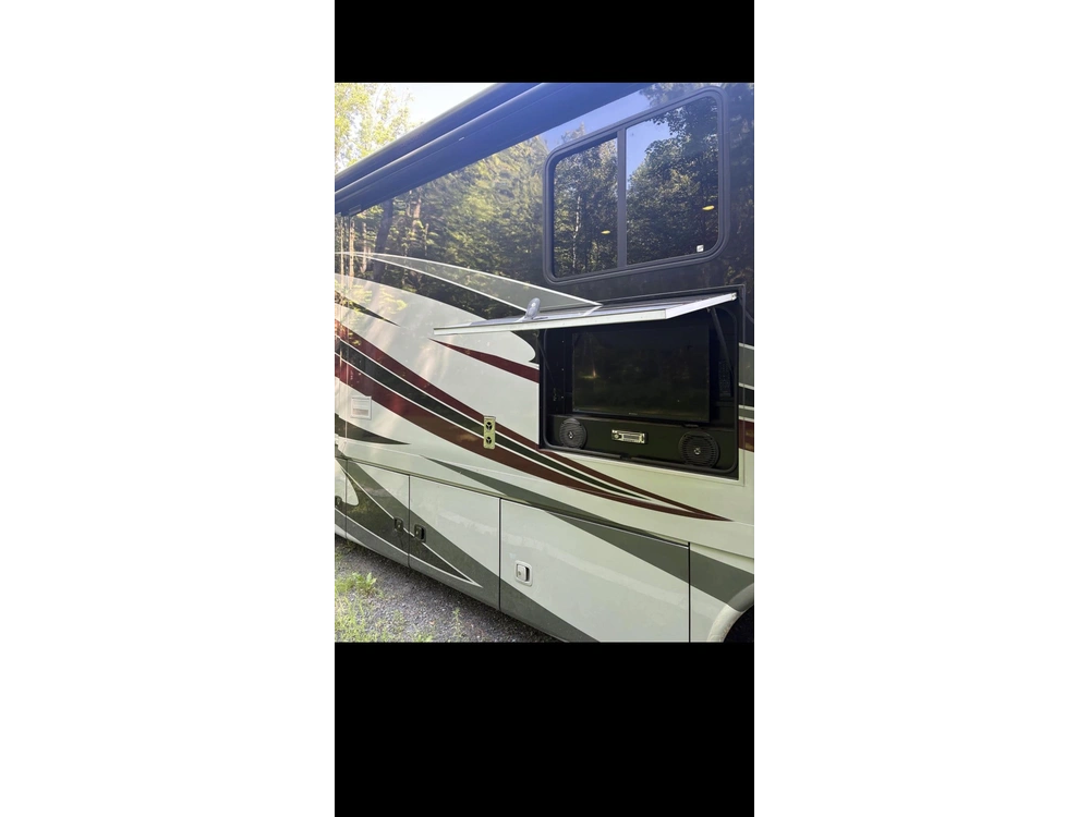 Forest River Berkshire 2014 alt