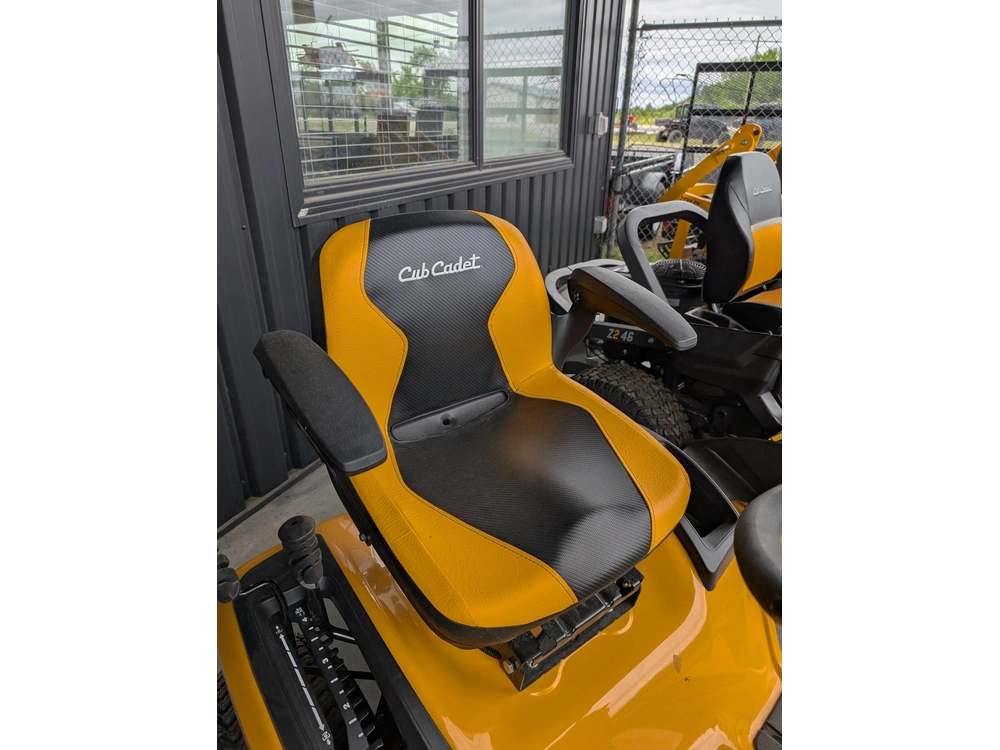 2026 Cub Cadet Lx42 747cc Twin alt