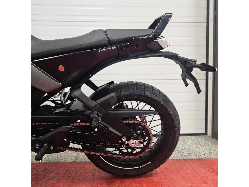 2024 Husqvarna Svartpilen 401 alt
