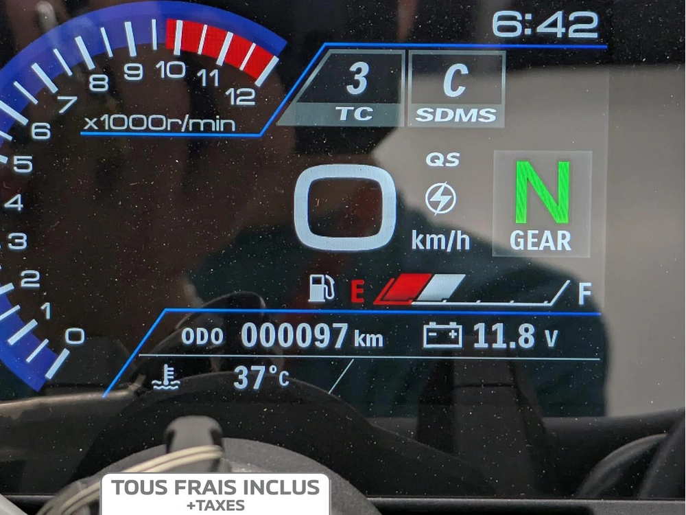 2025 Suzuki Gsx-8s alt