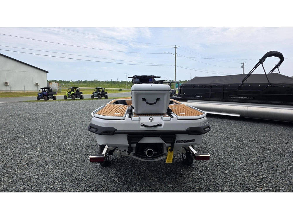 2026 Yamaha Crosswave alt