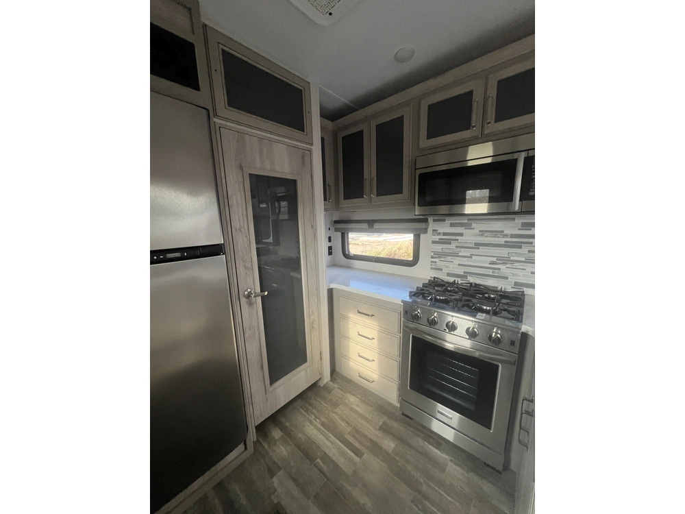 2022 Keystone Rv Alpine 3910rk alt