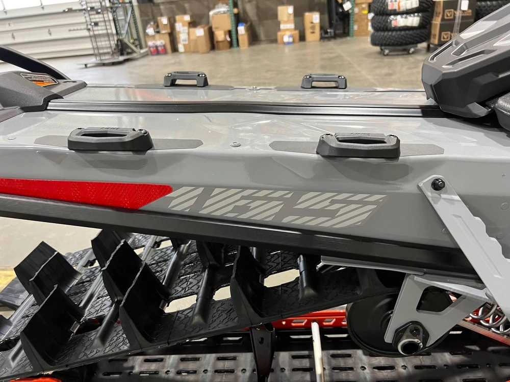 2026 Ski-doo Summit X 165 850 3" S alt
