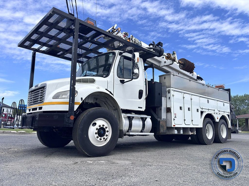 2010 Freightliner M2-106 alt