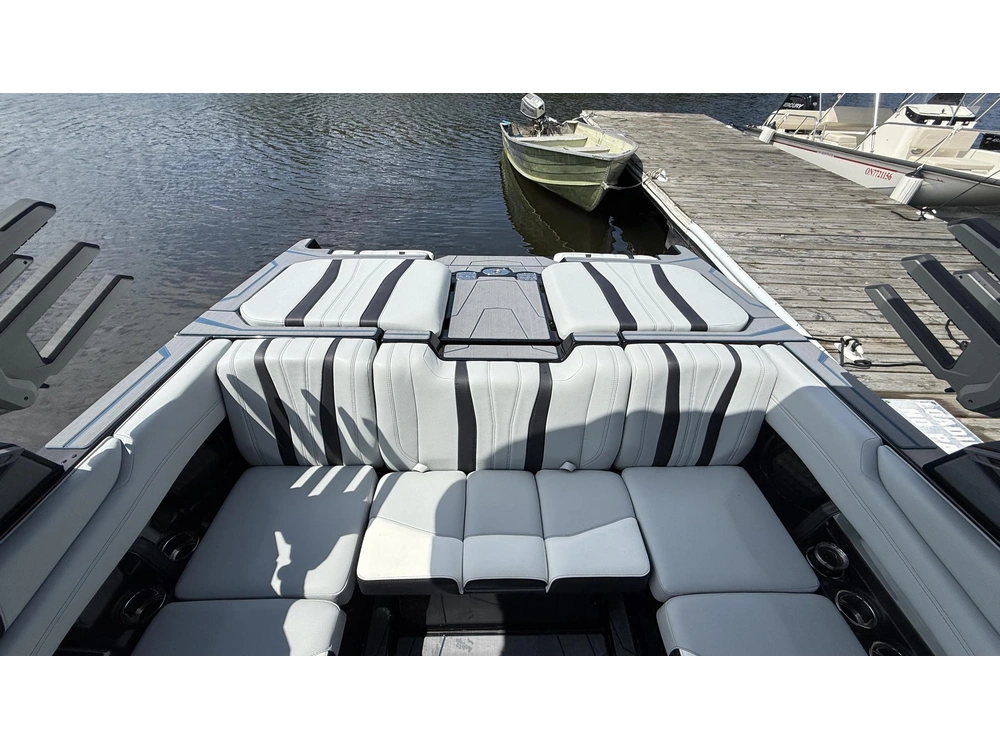 2026 Malibu 22 Lsv alt