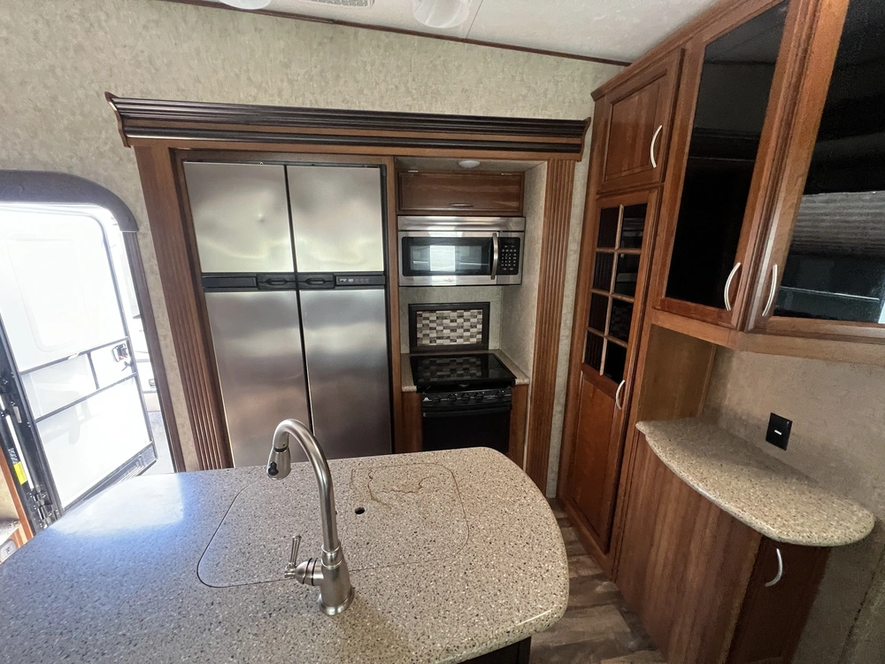 2017 Forest River Crusader 370bhq alt