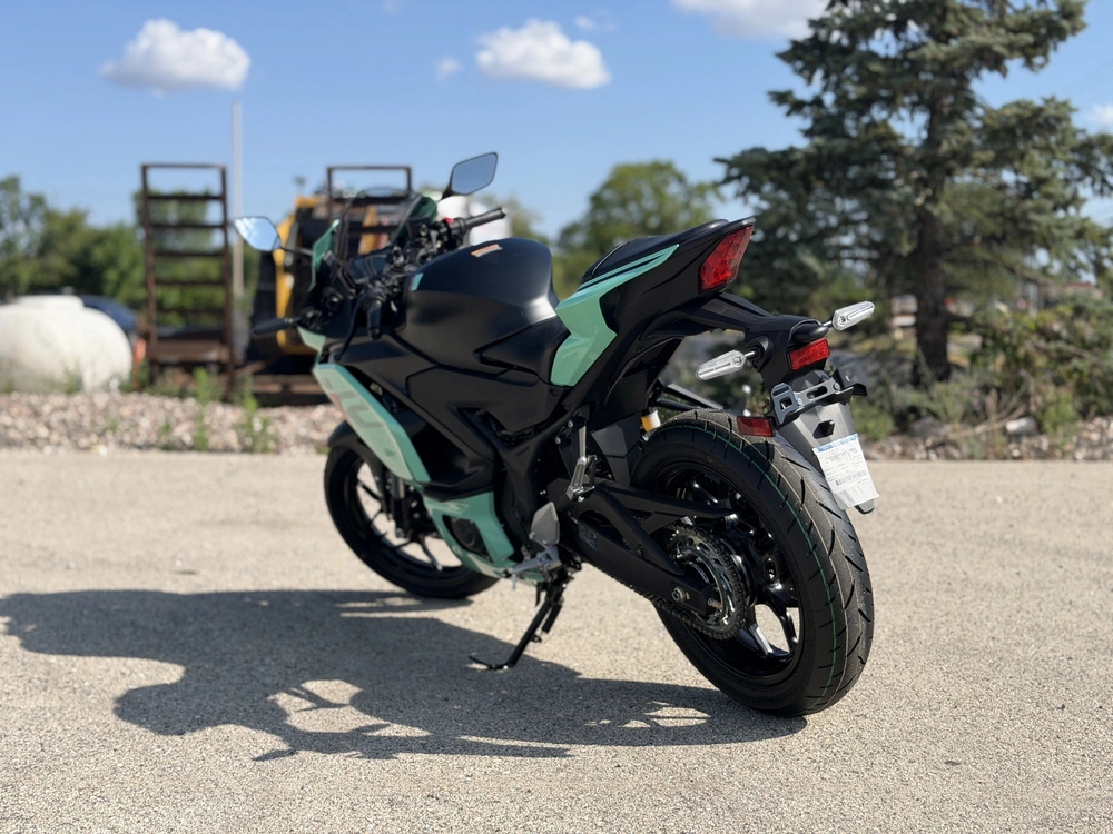 2026 Yamaha Yzf-r3 alt