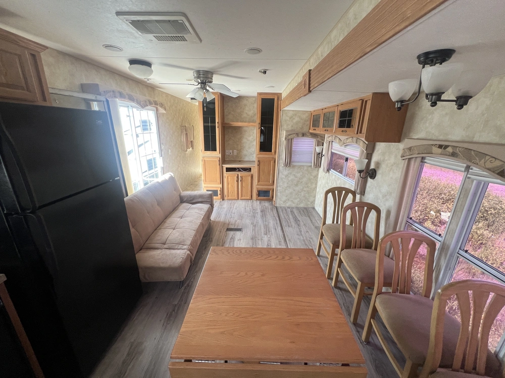 2009 Hy-line Georgian Bay 38fkd alt