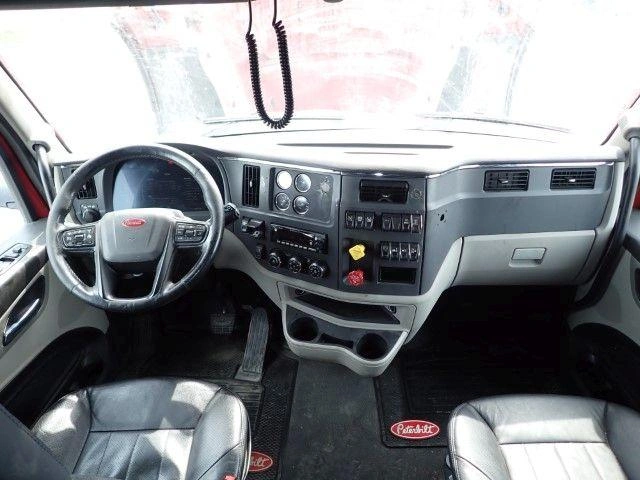 Peterbilt 579 2024