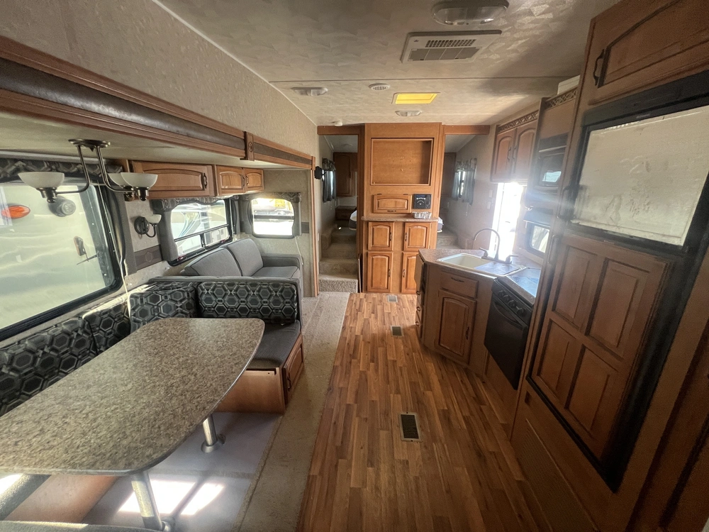 2011 Forest River Puma 259rbss alt