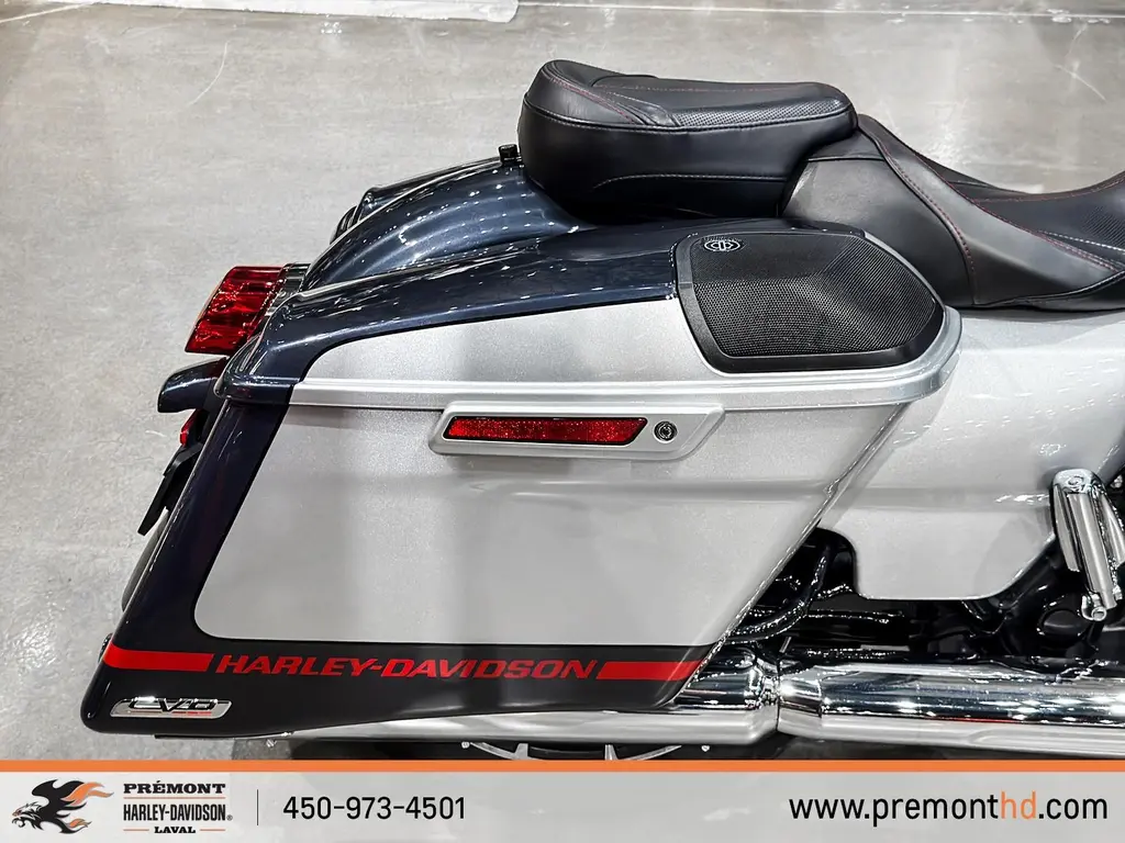 2019 Harley-Davidson CVO Street Glide FLHXSEFLHXSE
