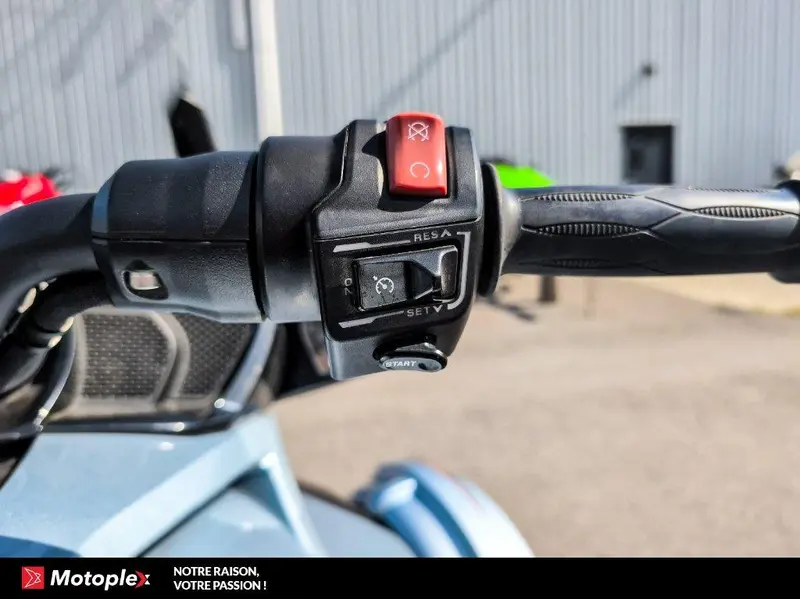 2021 Can-am F3t Limited alt