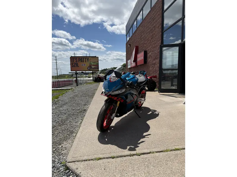 Aprilia RSV4 1100 - Stingray Blue 2027