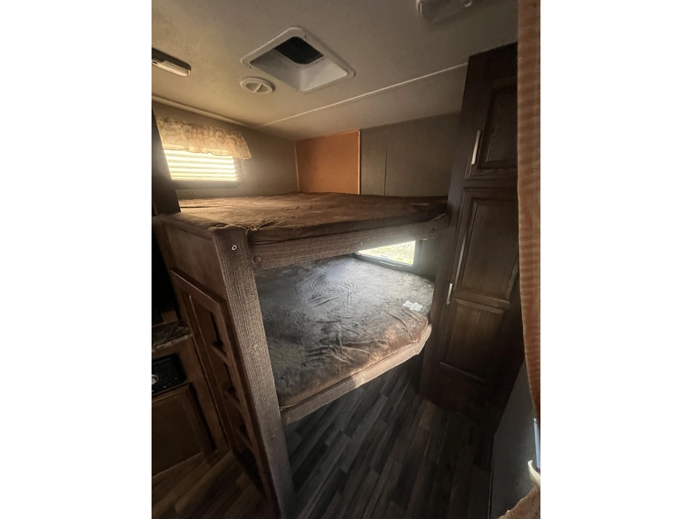 2015 Keystone Rv Cougar 28rdb alt