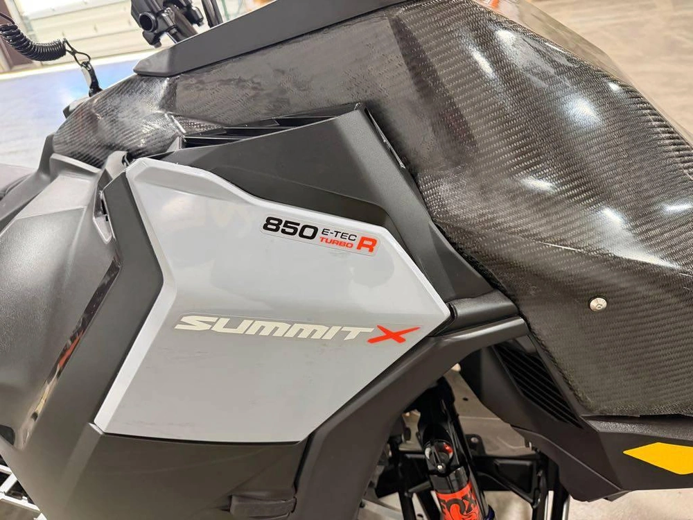 2026 Ski-doo Summit X W/ Expert Package 165 850 Turbo W 10.25" Screen alt
