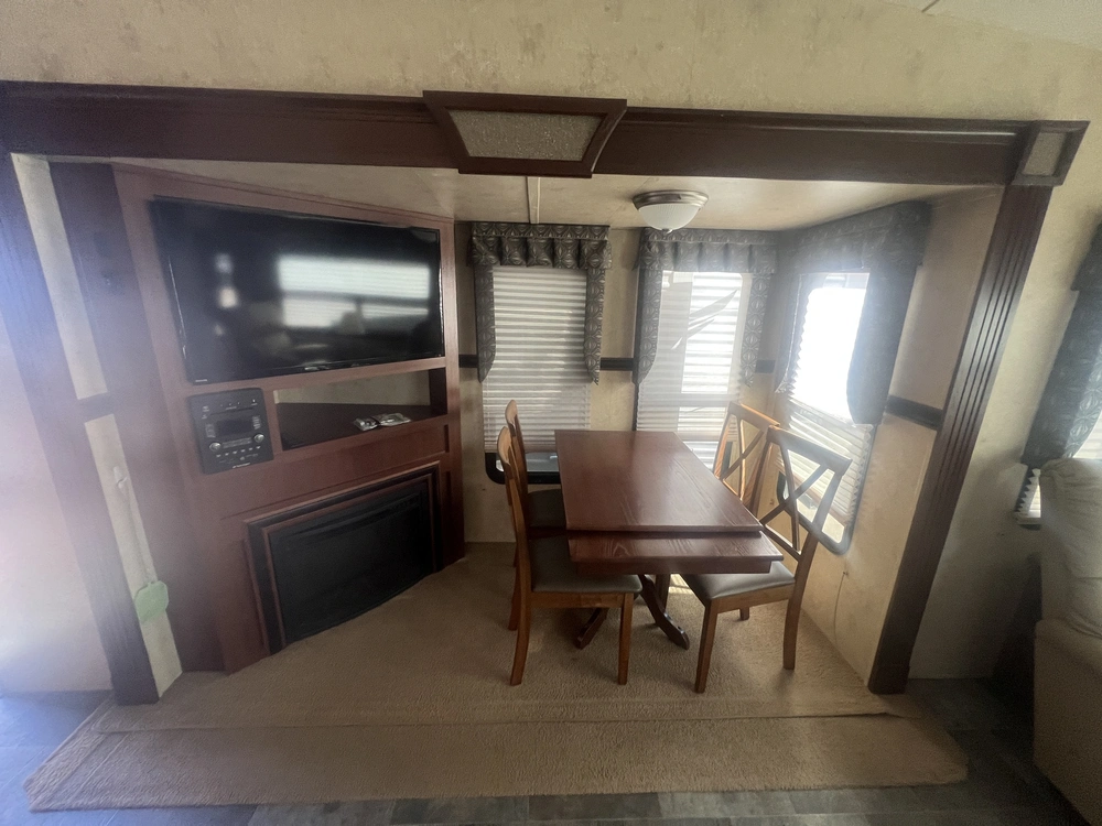 2015 Forest River Flagstaff 8528ikws alt