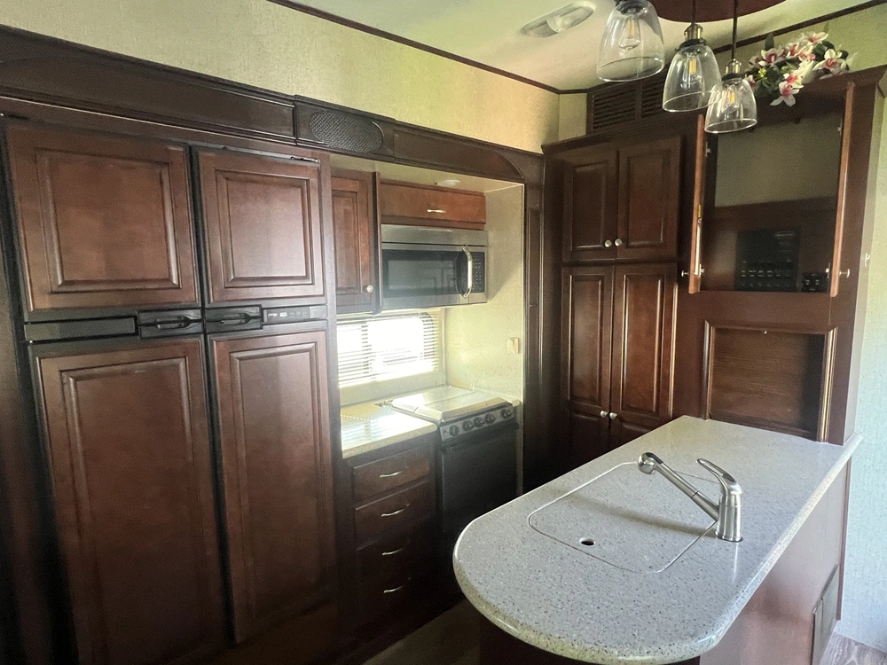 2013 Heartland Rv Big Country 3596 Re alt