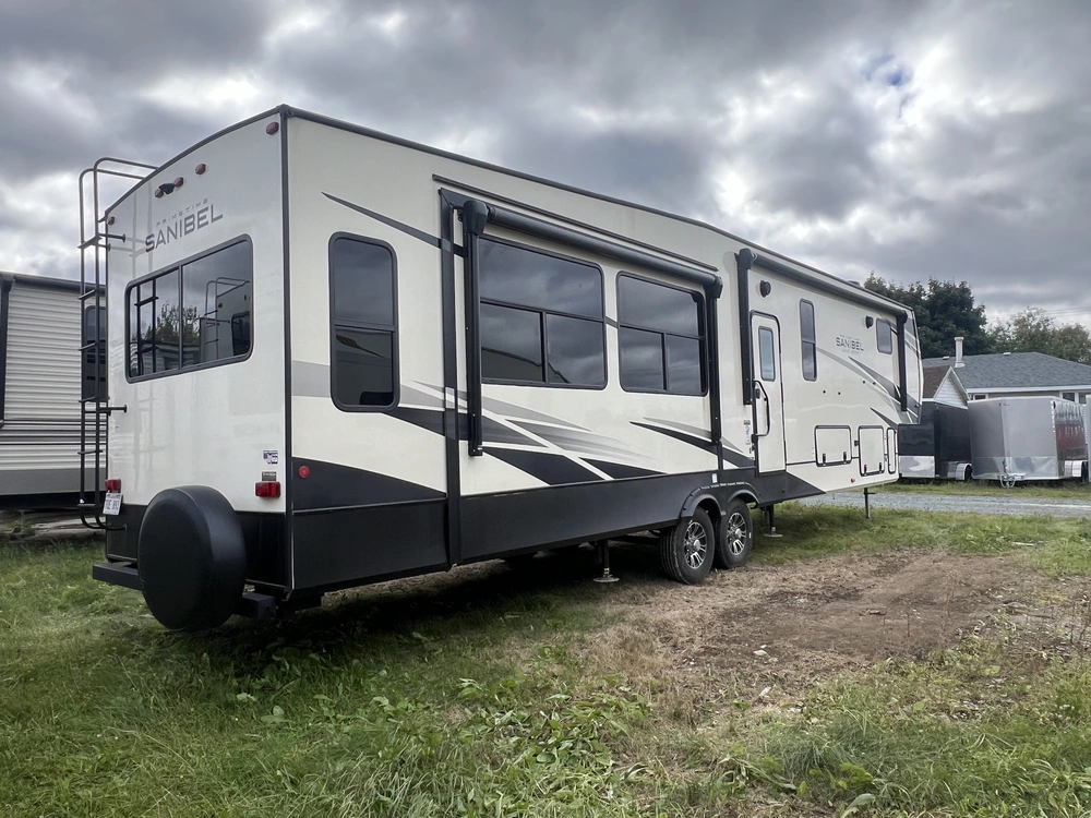 2022 Forest River Sanibel 3902 Wide Body alt