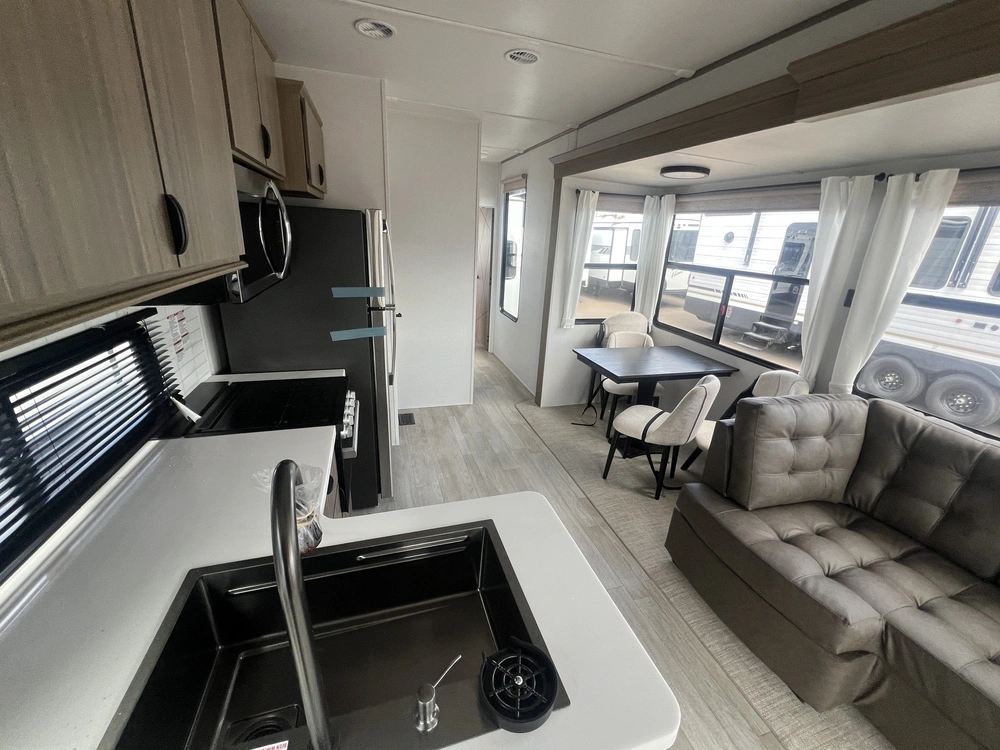 2025 Forest River Wildwood 40fden alt