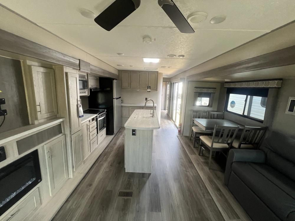 2023 Forest River Coachmen Catalina Destination 39 Rlts alt