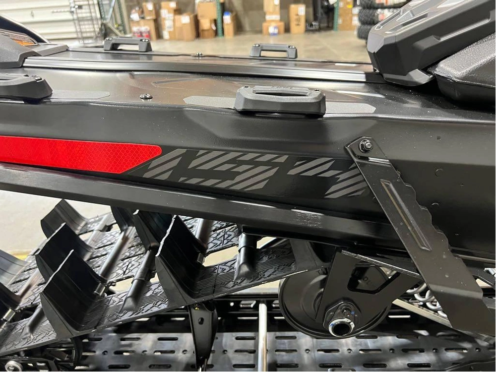 2026 Ski-doo Summit X 154 850 alt