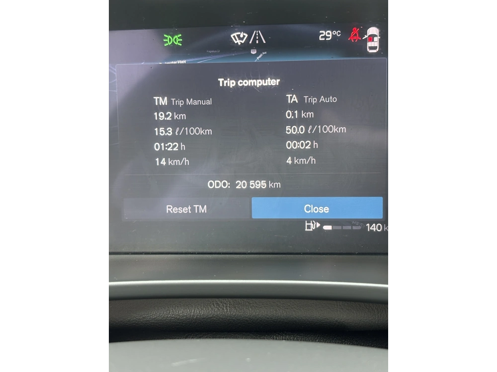 2025 Volvo Xc40 alt