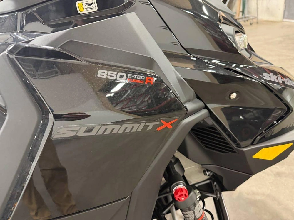 2026 Ski-doo Summit X W/ Expert Package 154 850 Turbo 10.25" Screen alt