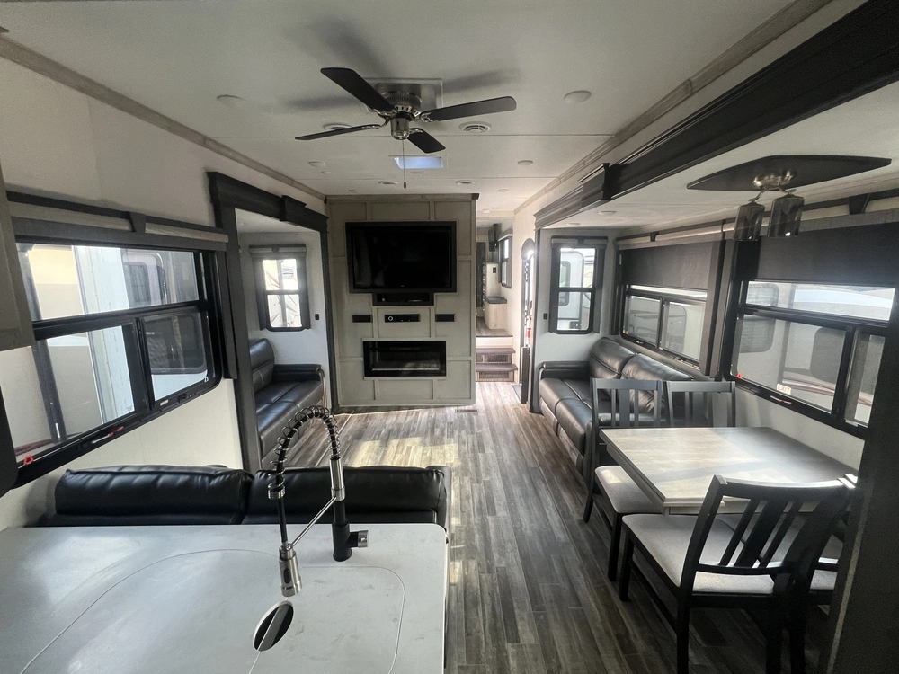 2022 Keystone Rv Alpine 3910rk alt