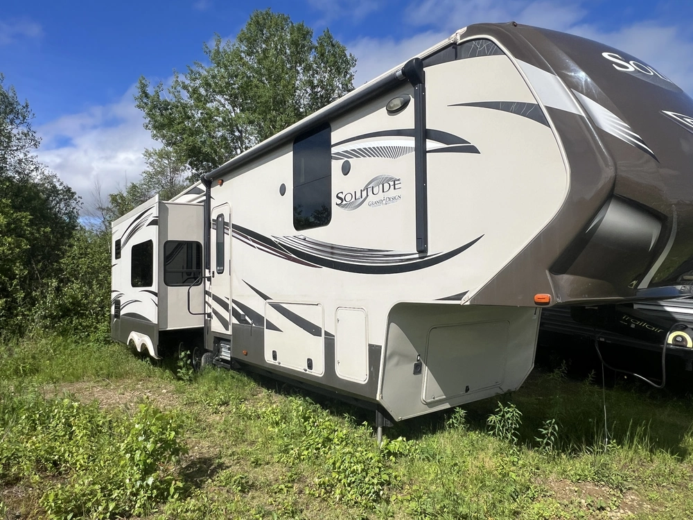 2014 Forest River Solitude 368 Rd alt