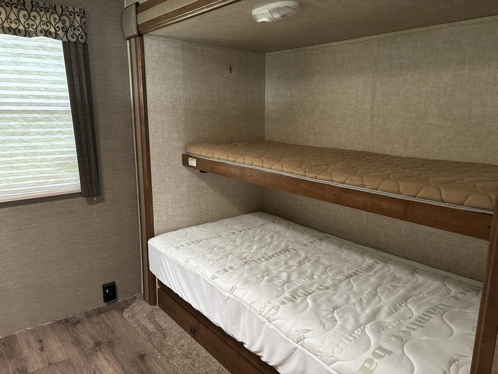 2014 Keystone Rv Sprinter As Is!!! alt